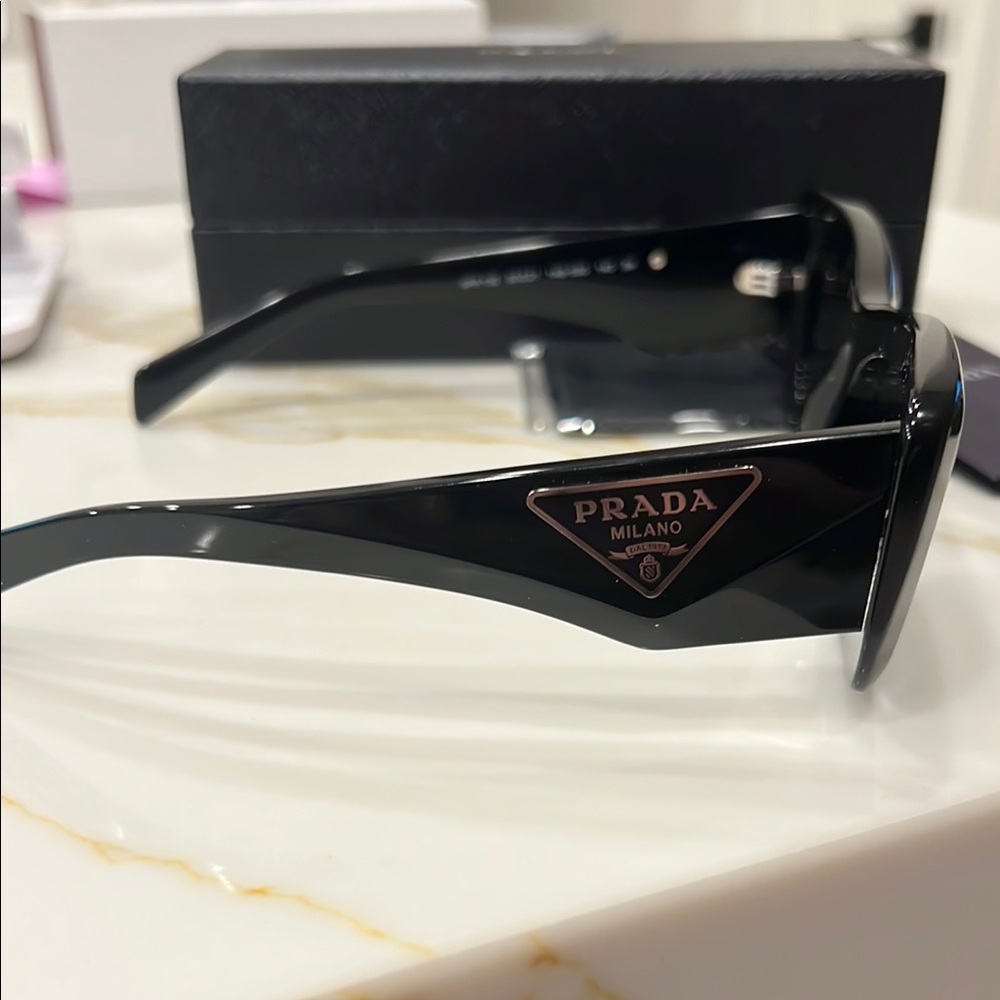 Prada Black Women's Sunglasses PR13Z - Brand New - Picture 7 of 10